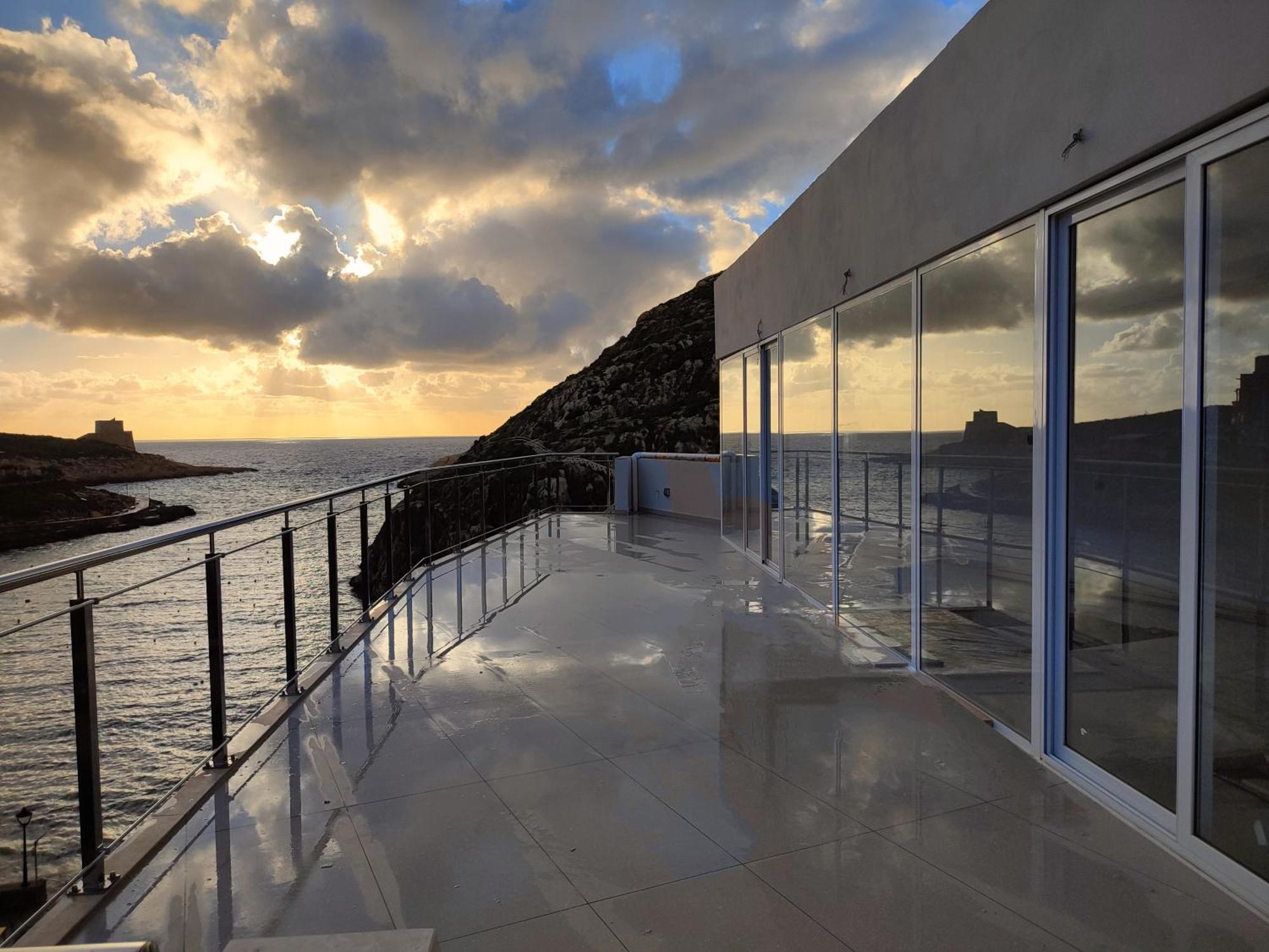 Xlendistays - Centrally Located Seafront Living Holiday Spaces In Xlendi Esterno foto